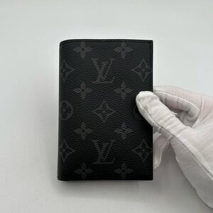 Louis Vuitton Passport Pocket Organizer Wallet